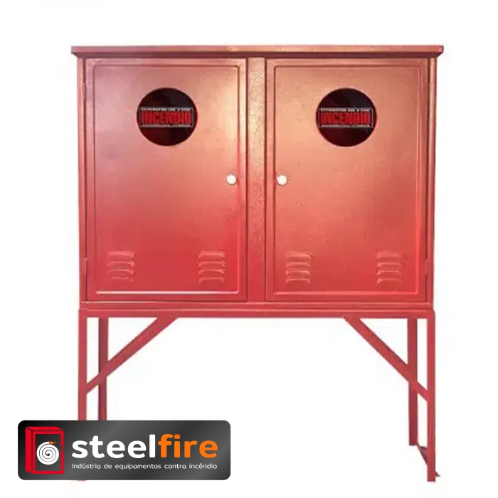 Abrigo para equipamentos de incêndio em metalúrgica